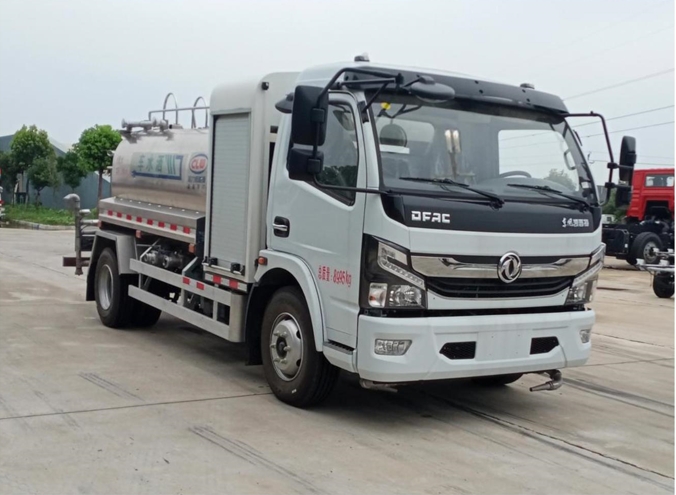 東風CL5093GSSBEV 型純電動灑水車